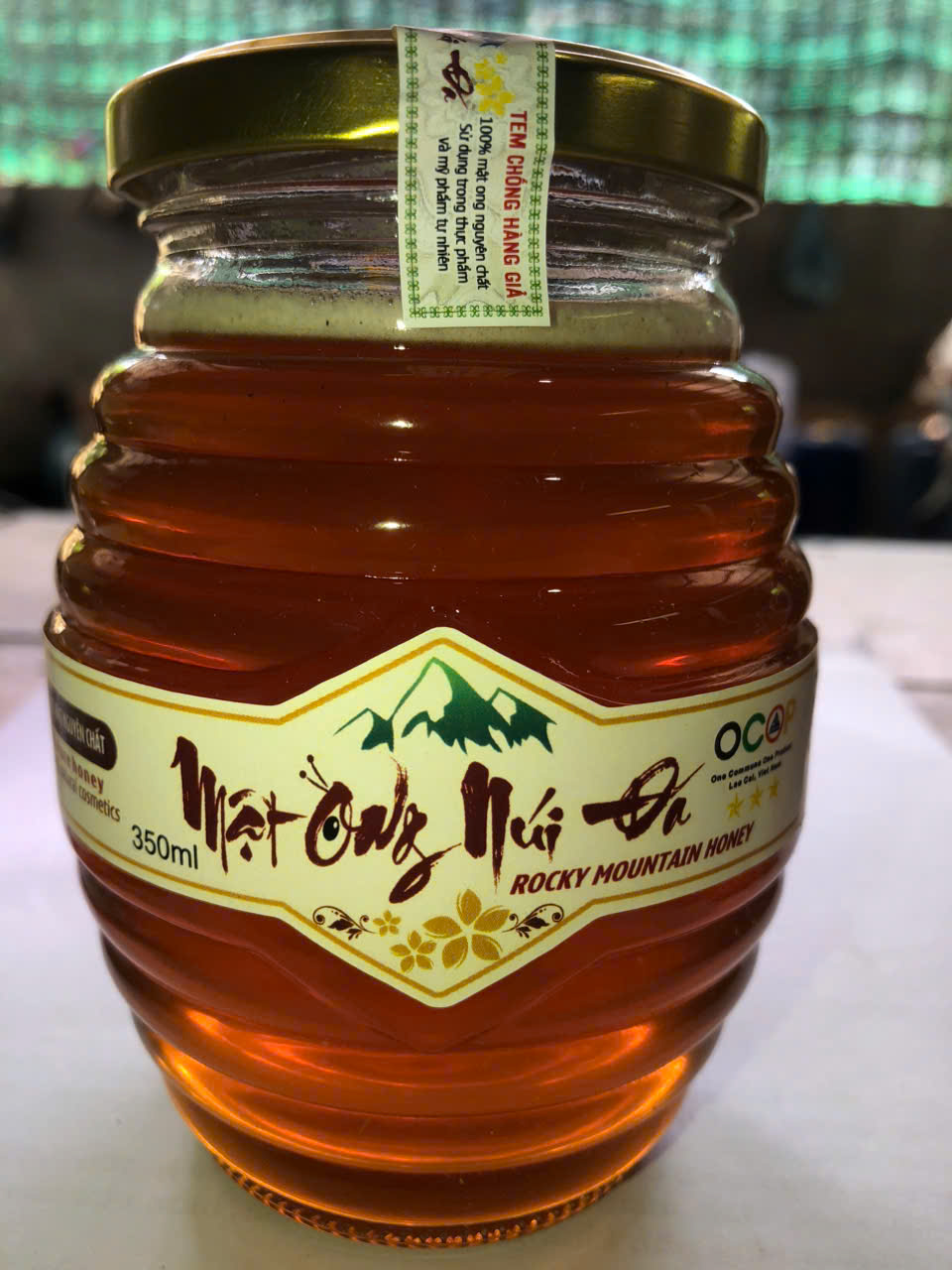 Mật ong núi đá Cao Chiến